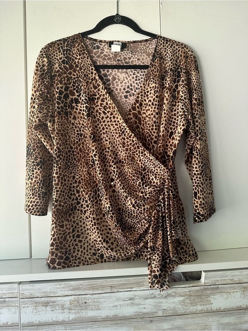 🐆 Studio 1940 Leopard Animal Print Faux Wrap Top Gold Sequin Size M